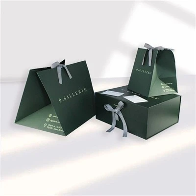 Gift Boxwith đóng ruy băng